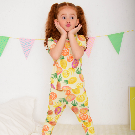 Pijama Curto Infantil Pic Nic Estampa Frutas Viscose Off White